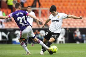 Join max, barry and special guests from across europe every day there is a game. Spanish Football Evening Headlines Valencia Beat Valladolid Eibar Win At Getafe Barcelona Femeni Crowned League Champions Football Espana