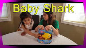 Have a splash during bath time with baby shark! Pinkfong Baby Shark Bath Toy Sing Swim Bath Toy Babysharkdoll Babyshark Toy í•'í¬íì•„ê¸°ìƒì–´ Youtube