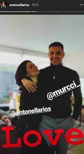 A pesar de que la actriz se mostró feliz, no faltaron los usuarios que la criticaron por tener una relación con alguien que podría ser su hijo. Antonella Rios Acabo Con Los Rumores Con Unas Romanticas Fotos Con Su Pareja
