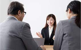 Pertanyaan ini sering kali ditanyakan di awal interview.meskipun terdengar sederhana dan mudah dijawab, pertanyaan ini sangat penting. 7 Pertanyaan Interview Kerja Untuk Sales Dan Jawabannya