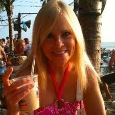 Elizabeth Marksberry's Instagram, Twitter & Facebook