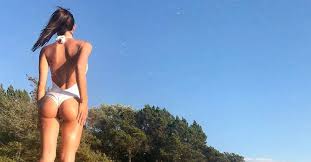 Marianna gautieri è fidanzata da anni con il calciatore del cagliari alberto cerri e sembra che, a causa dei suoi scatti. Social Wags Marianna Gautieri Non C E Una Foto In Cui Sono Vestita Foto Gallery Calciotime