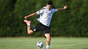 Chucky lozano da asistencia en goleada del napoli. Chuky Lozano Chucky Lozano Reaparecio Con Collarin Y Un Mensaje