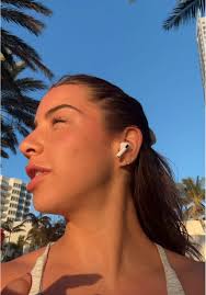 I wish i could see a street camera of me booking it down Collins ave lol  Shout out Carbone Miami we love you🫶🏻 #fyp #foryoupage #miami