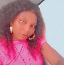 BREAKING: Rihanna and A$AP Rocky will run this town as a family of five. 🍼  See her reveal at the 2025 #MetGala: bit.ly/3Sl1R2X