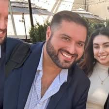 This week's Dad-of-the-Week MacGyver Award goes to this man. What gifts are  your actions giving your children? h/t @HumansNoContext