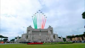 Festa della Repubblica, le Frecce tricolori sorvolano Roma: lo spettacolo  allAltare della Patria