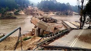 .banjir di kelantan 2014 | selama seminggu aku balik kampung di kota bharu kelantan.tujuan utama adalah untuk tolong cuci rumah sendiri yang di landa banjir. Tv9 Siar Laporan Khas Mangsa Banjir 2014 Sensasi Selebriti