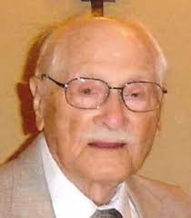 Kenneth Desantis's Instagram, Twitter & Facebook