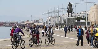 Απαγόρευση κυκλοφορίας από τις 18:00 και στην αττική το σαββατοκύριακο, εξετάζει η κυβέρνηση. Apagoreysh Kykloforias 8essalonikh Anoigei Apopse H Nea Paralia Me Sms Oi Boltes Ellada Iefimerida Gr