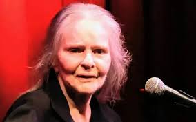 I Love Paraisópolis: Mari joga balde de gelo em Margot