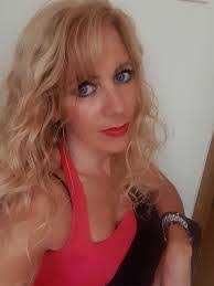 Amanda Blackmore's Instagram, Twitter & Facebook