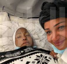 أحدث صورة للفنانة الكويتية انتصار الشراح من داخل المستشفى. Ø§Ù†ØªØµØ§Ø± Ø§Ù„Ø´Ø±Ø§Ø­ Ø¥Ù„Ù‰ Ù„Ù†Ø¯Ù† Ø§Ù„Ø±Ø§ÙŠ