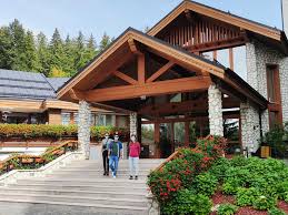 Situat in muntii carpati din romania, la granita dintre transilvania si tara romaneasca, acest reper national este cunoscut si sub denumirea. Top 10 Hoteluri Pentru Un Weekend In Afara Bucurestiului