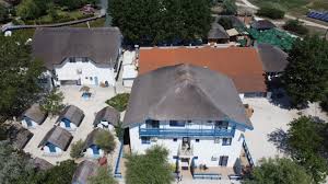 Adrese, date de contact, localizare interactivă şi rezervare cazare la vila gura portiţei. Gura Portitei Resort Apartament Vila Delfinul Youtube