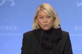 Vurderer å justisminister monica mæland vil vurdere å endre lovgivningen, slik at pst kan få mulighet til å etterforske påvirkningsoperasjoner. Government Halts Expat Deportations