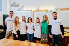 Conf univ dr croitoru a observat un lucru extrem de interesant / video. Specializarea Jurnalism Din Cadrul Uoc Èi A Intampinat Bobocii In Noul An Universitar Jurnalism Uoc