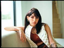 Cuando mostraron una foto de ambos, en donde se podían ver claramente los tatuajes en el rostro de duki, jey bromeó: 3 Cantantes De Argentina Que Desafian Los Estereotipos De Genero Vogue Mexico Y Latinoamerica