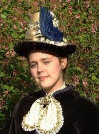 More Things You Can Do With Feathers To Turn Them Into Great Hat Ornaments Hat Crafts Victorian Hats Feather Crafts