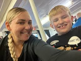 Rhonda Bratcher's Instagram, Twitter & Facebook