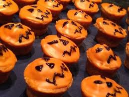 Recette De Muffins Vanille Chocolat Blanc Orange Pour Halloween Recette Gateau Halloween Facile Muffins Chocolat Blanc