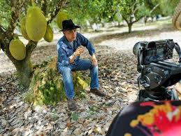 Rosyam nor is married and has children of his own. Usah Bangga Dengan Gelaran Jutawan Rosyam Nor Kosmo Digital