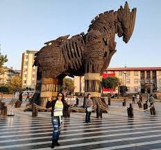 Day 3 Anzac War Memorial And The Trojan Horse From The Movie Troy On The Canakkale Promenade In Turkey Traveldiaries2019 Tra War Memorial Anzac Canakkale