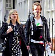 Rosamund pike news, gossip, photos of rosamund pike, biography, rosamund pike boyfriend list rosamund pike is a 42 year old british actress. Rosamund Pike Husband Kids Siblings Parents Family Members Afalona