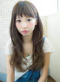 オン眉のアシメントリースタイルを紹介していきますオン眉アシメントリーにするだけで とても個性的な雰囲気になりますので 是非参考にしてみてくださいね オン眉 ロング 前髪 ロング 髪型 ロング
