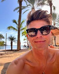 P A T R I C K • L E I P Z I G (@herrpatrick) • Instagram photos and videos