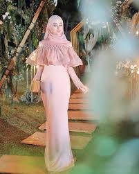 Kebaya brokat modern sarung lagosi / pin oleh keba. 10 Model Kebaya Brokat Modern Terbaru 2021