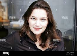 Vera Jansen's Instagram, Twitter & Facebook