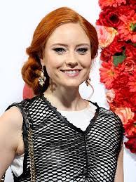 Mandy Graff's Instagram, Twitter & Facebook