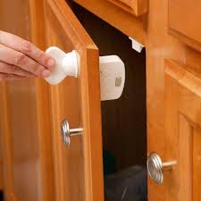 safety 1st complete magnetic locking