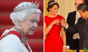 A popular queen, she is respected for her knowledge of and participation in state affairs. Queen Elizabeth Ii Rule The One Rule Royals Must Follow At Dining Table Royal News Express Co Uk