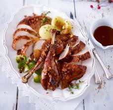 Festtagspute Mit Speckrosenkohl Und Aprikosenknodeln Rezept Lecker Leckere Abendessen Rezepte Weihnachtsessen Mit Fleisch Essen