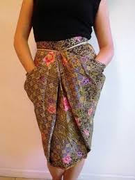 Kamu bisa memadupadankan beberapa jenis kain dengan batik. Cara Menggunakan Rok Serut Dan Pilihan 10 Rok Lilit Dengan Aksen Etnik Untuk Tampilan Cantik Nan Unik