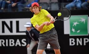 The first round games between jannik sinner (atp 23) and the hungarian marton fucsovics (atp. Wimbledon Jannik Sinner Subito Fuori La Voce Del Trentino