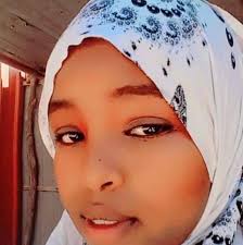 Qoys ka koobnaa gabar, wiil 10 sano jir ah, iyo ayeeydeed ayaa aano qabiil  loogu dilay deegaan hoosyimaada dagmada Warshiiq ee gobolka Shabelaha  Dhexe. Qoyska caawa dil wadareedka loogu geystay Tuulada Xaluule