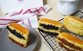 Berbagi resep kue pukis yang simple namun enak, empuk dan lembut. 3 Resep Kue Pukis Legit Bisa Pilih Toping Cokelat Hingga Green Tea