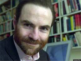 Timothy Garton Ash: Democracy Still Under Threat 20 Years After Velvet  Revolution