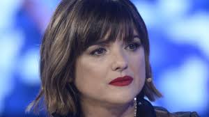 En medio del difícil momento, Araceli González abrió su corazón y emocionó  a todos: "Siempre de pie"