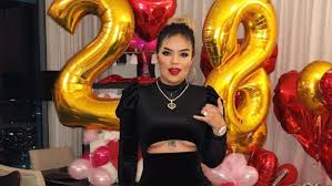Bad bunny, el rapero puertorriqueño que tod@s amamos parece tener un nuevo amor. Karol G Asi Celebro Sus 28 Anos La Novia De Anuel Aa