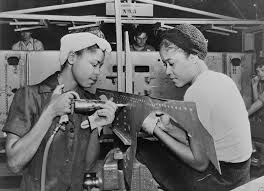 Following world war i, the united states hoped to avoid further entanglement with european politics that had drawn us into war. United States World War Ii Britannica