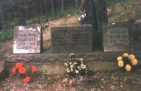 Graves Of Loretta S Parents Melvin And Clara Webb Family Cemetery Van Leer Ky Loretta Lynn Loretta Lynn Children Loretta