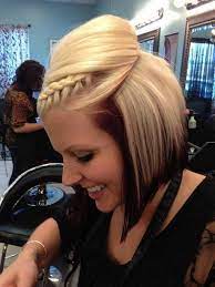 Cette coupe un brin femme fatale, est plus longue sur le devant, comme une. Coiffure Pour Carre Plongeant Cheveux Courts Chignon Cheveux Court Coiffure