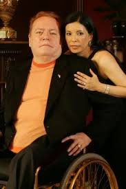 Sus múltiples problemas legales en torno a la publicación se convirtieron en la película de 1996 the people vs. Larry Flynt And Elizabeth Berrios Dating Gossip News Photos