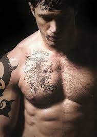 Follow his muscle maxims and you too can pack on lean muscle worthy of the octagon. Shirtless Tom Hardy Warrior Tom Hardy Hot Tom Hardy Photos