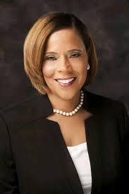 Iris Austin's Instagram, Twitter & Facebook