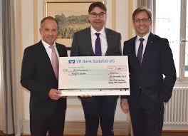 Informieren sie sich bei ihrer vr bank südpfalz eg. Lions Club Edenkoben Schloss Villa Ludwigshohe Spendet 2 000 Euro An Geplantes Stationares Hospiz Fur Landau Und Die Sudliche Weinstrasse Stadt Landau